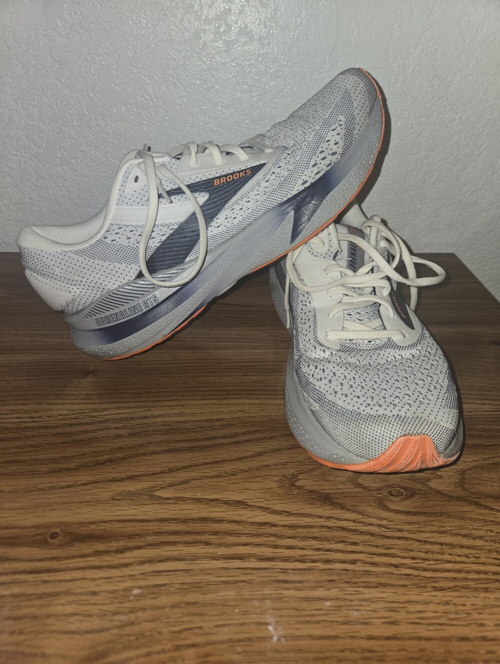 Mens Size 11 Brooks Adrenaline GTS